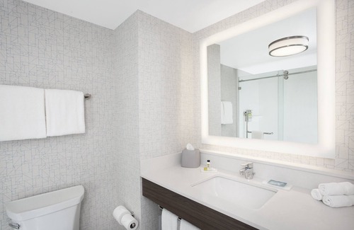 Lowertown Hotel | Holiday Inn Express & Suites Downtown Ottawa East by IHG