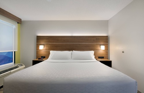 Harold Hotel | Holiday Inn Express & Suites Milton East I-10 by IHG