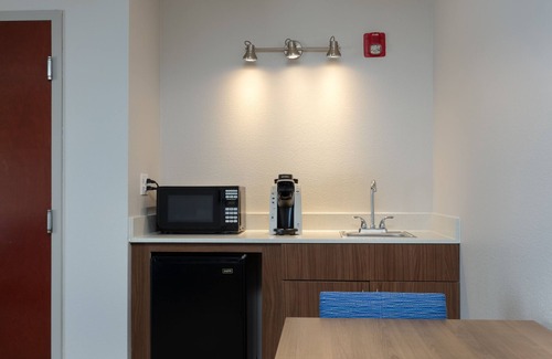 Harold Hotel | Holiday Inn Express & Suites Milton East I-10 by IHG