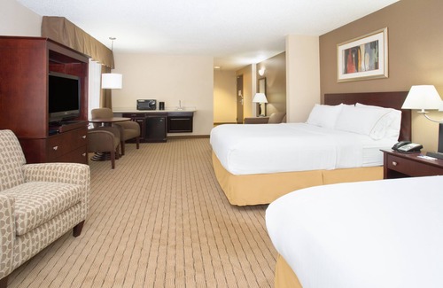 Minot Hotel | Holiday Inn Express & Suites Minot by IHG