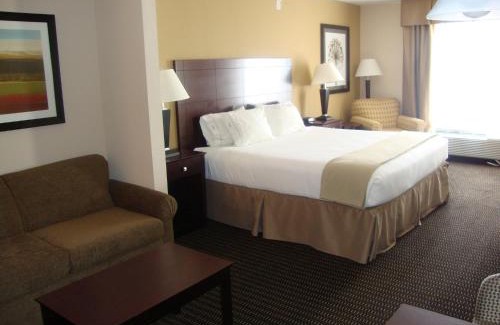 Sidney Hotel | Holiday Inn Express & Suites Sidney by IHG