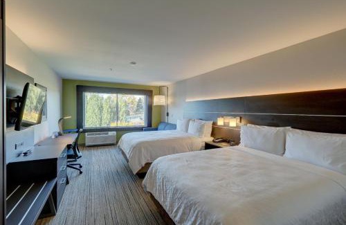 Auburn Hotel | Holiday Inn Express & Suites - Auburn Downtown by IHG