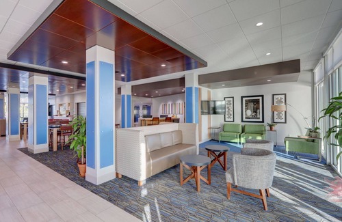 Auburn Hotel | Holiday Inn Express & Suites Auburn Downtown by IHG