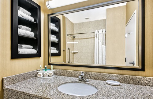 Cotulla Hotel | Holiday Inn Express & Suites Cotulla by IHG