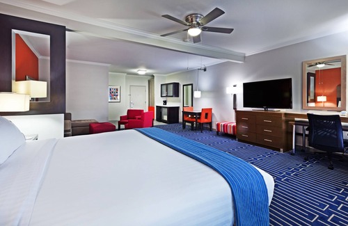 Jacinto City Hotel | Holiday Inn Express & Suites Houston East, by IHG