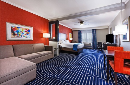 Jacinto City Hotel | Holiday Inn Express & Suites Houston East, by IHG