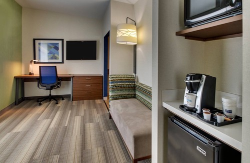 Ithaca Hotel | Holiday Inn Express & Suites Ithaca by IHG