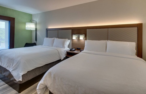 Ithaca Hotel | Holiday Inn Express & Suites Ithaca by IHG