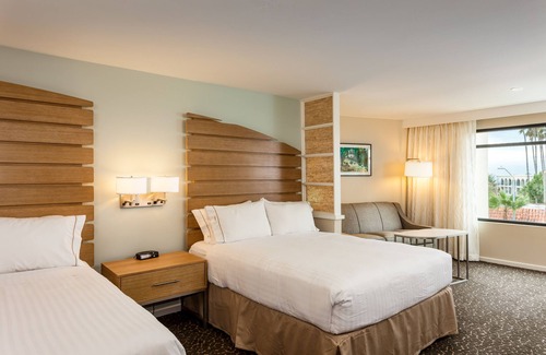 Beach Barber Tract Hotel | Holiday Inn Express & Suites La Jolla – Windansea Beach by IHG