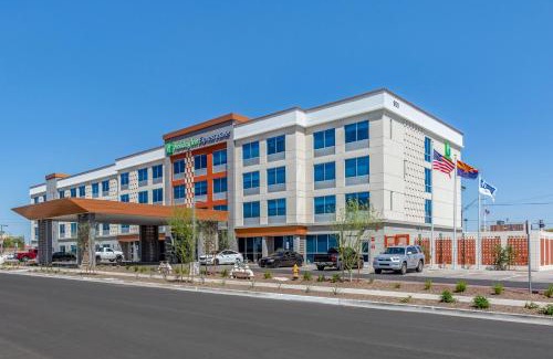 Governmental Mall Hotel | Holiday Inn Express & Suites - Phoenix Dwtn - State Capitol by IHG