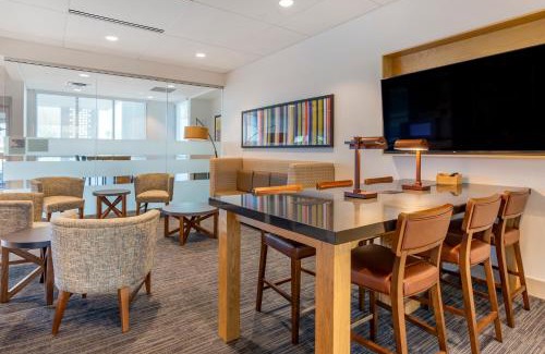 Governmental Mall Hotel | Holiday Inn Express & Suites - Phoenix Dwtn - State Capitol by IHG
