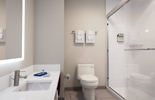 Kernersville Hotel | Holiday Inn Express and Suites Kernersville South by IHG