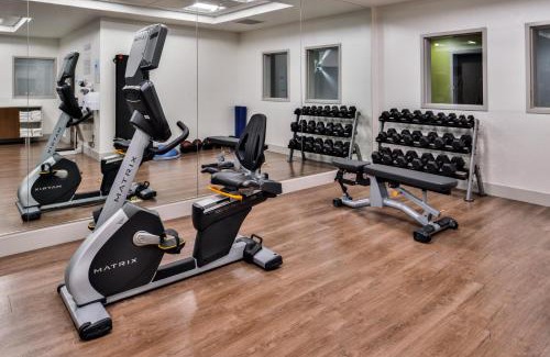 Siloam Springs Hotel | Holiday Inn Express & Suites - Siloam Springs by IHG