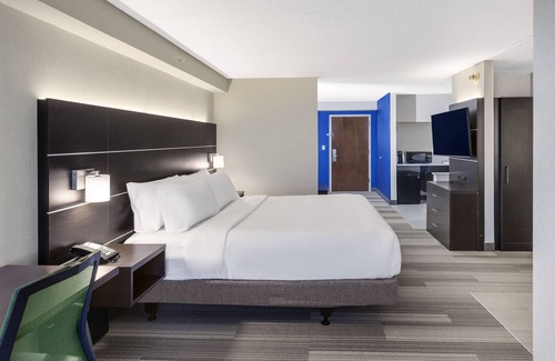 South Portland Hotel | Holiday Inn Express Hotel & Suites South Portland by IHG
