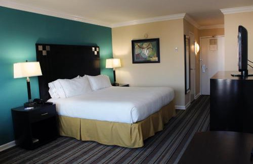 North Hills East Hotel | Holiday Inn Express Van Nuys by IHG