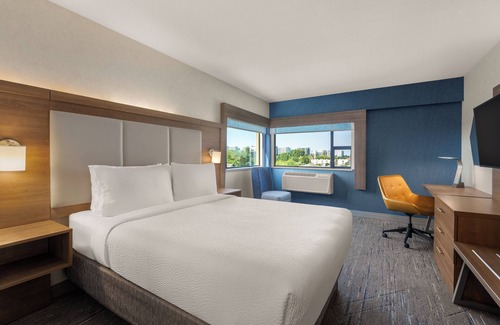 Richmond City Centre Hotel | Holiday Inn Express Vancouver Airport Richmond by IHG