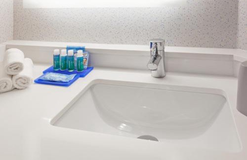 West Los Angeles Hotel | Holiday Inn Express West Los Angeles by IHG