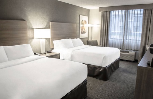 Fargo Hotel | Holiday Inn Fargo by IHG