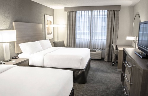 Fargo Hotel | Holiday Inn Fargo by IHG