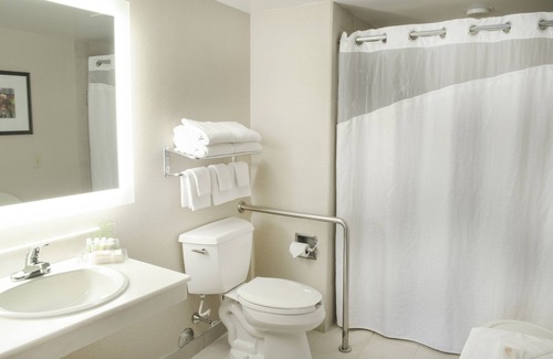 Fargo Hotel | Holiday Inn Fargo by IHG