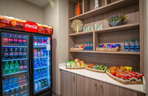 Ferry Pass Hotel | Holiday Inn Pensacola - University Area by IHG