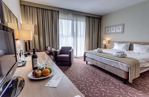 Jozefow Hotel | Holiday Inn Resort Warszawa Józefów* by IHG