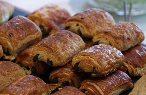 Xuhui Hotel | Holiday Inn Shanghai Huaxia by IHG - overlooking city scenery at Sky View Restaurant