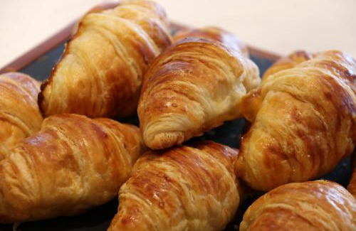 Xuhui Hotel | Holiday Inn Shanghai Huaxia by IHG - overlooking city scenery at Sky View Restaurant