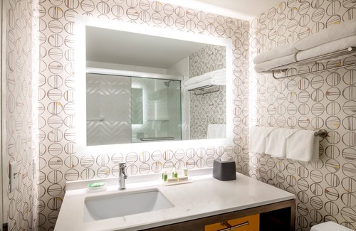 Pittsfield Hotel | Holiday Inn & Suites Pittsfield-Berkshires by IHG