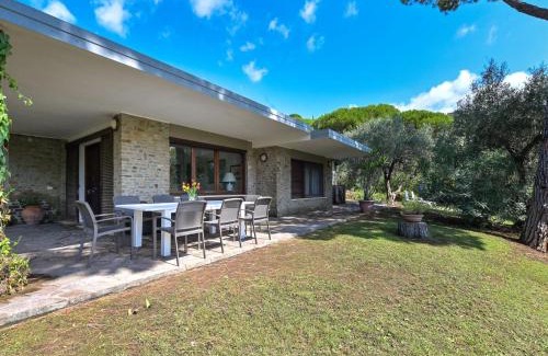 Castiglione della Pescaia House | Holiday Home Villa Anna by Interhome