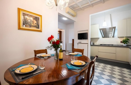 Rinaldi House | Holiday Home 'Citille' with Balcony, Wi-Fi and Air Conditioning