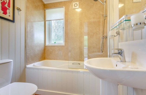 Churchill Apartment | Holiday Lodge in The Cotswolds