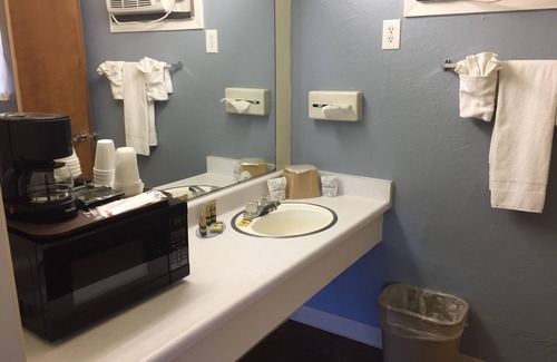 Grass Valley Hotel | Holiday Lodge