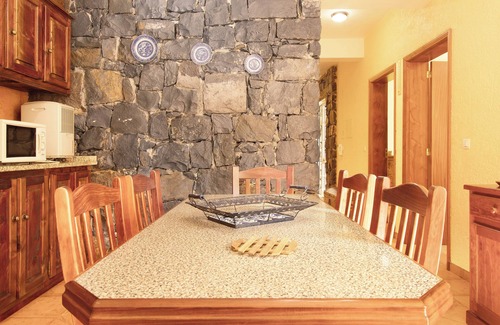 Machico House | Holiday Home "Casa Cristina" with Mountain View, Terrace & Wi-Fi