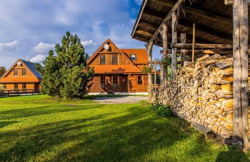 Stredne Malatiny House | Holiday Raj