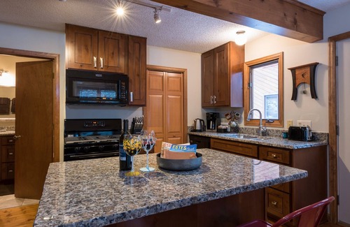 Aspen Brook Cabin | Holiday Relaxing Getaway! Beautifully Furnished, Clean, Cozy Cabin Next to Rocky