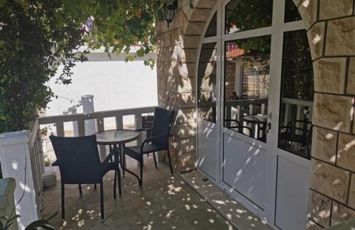 Cove Tri Zala (Zrnovo) House | Holiday Resort Balota