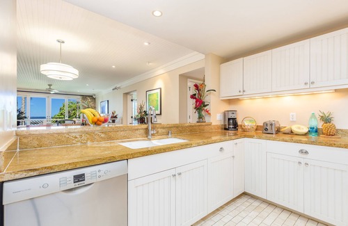 Kahuku Condo | Holiday Sale! Turtle Bay Villas 201 by Gather: Beachfront w/Shared Pool, Spa/AC