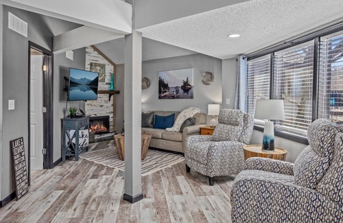 Osage Beach Villa | Holiday Shores 28 - Beautiful Villa with Resort Amenities!