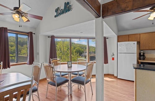 Osage Beach Villa | Holiday Shores 30 - Beautiful Villa with Resort Amenities!