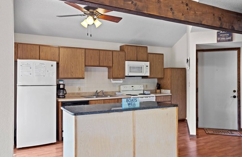 Osage Beach Villa | Holiday Shores 30 - Beautiful Villa with Resort Amenities!