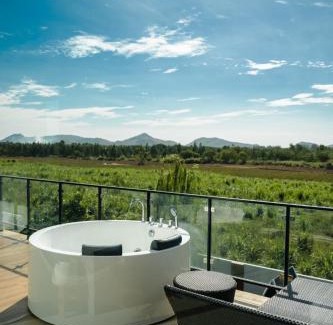 Hin Lek Fai Villa | Holiday Sunset Private Pool Villa