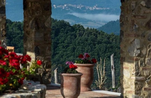 Trevinano House | Holiday villa 'Casale Galli' with its own pool