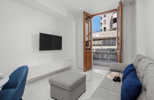 Santa Cruz de Tenerife Apartment | Holidays '12 Duplex' with Sea Views, Wi-Fi and Air Conditioning