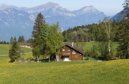 Buerglen Ski Chalet | Holidays in the green right