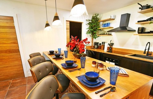 Coral Heights Apartment | Holidays Sale | 20-40% discounts | Pool available | Beach 4min | Foosball