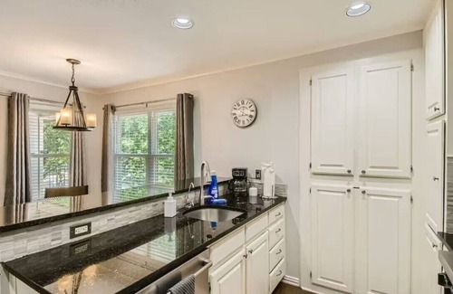 Oak Lawn House | Holland Heights