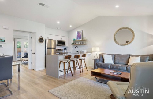 Barton Hills Apartment | Hollow Creek #4 xxxx