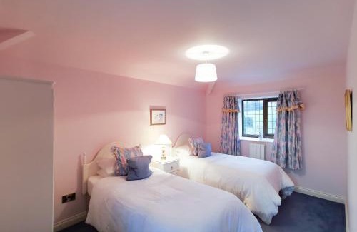 Weston Rhyn House | Holly Barn