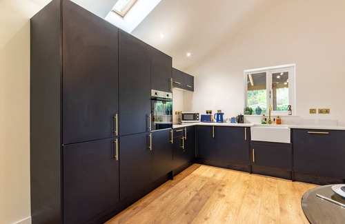 Stoke Holy Cross House | Holly Barn - One Bedroom House, Sleeps 2